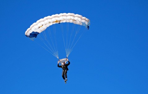 世界杯资讯平台-劳塔罗与伊朗队，训练营期间世界足坛两大热门话题